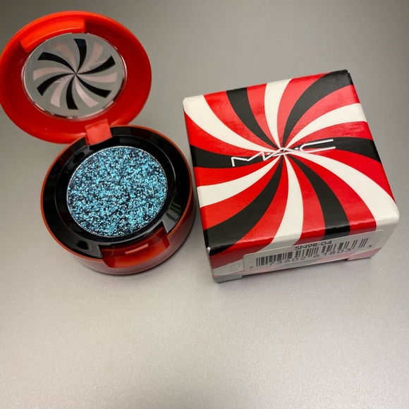 MAC Prrrplexing! Shadeshifter Duochrome Eyeshadow - Picture 3 of 6